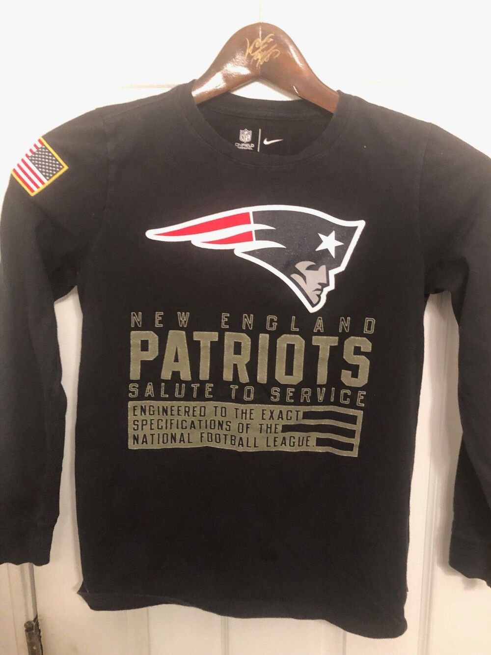 New England Patriots Nike Salute to Service LONG SLEEVE SHIRT BLACK sm/med Women